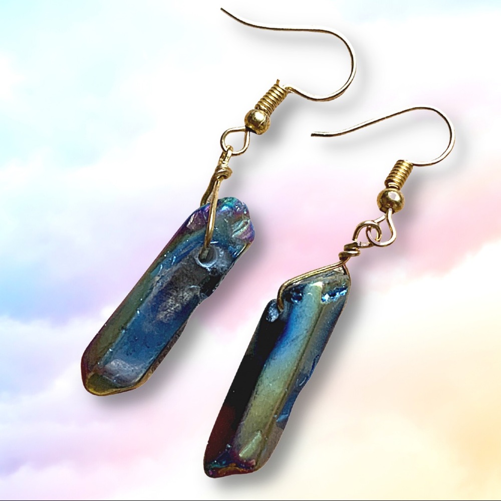 ⭐️ Crystal Dark Iridescent Quartz Gold Dangle Earrings